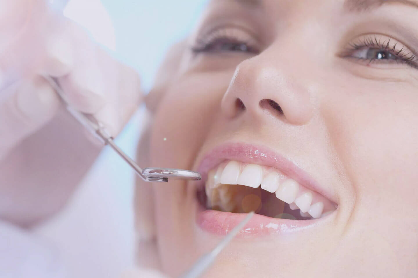 Dra Vicky - Dentista - Clinica Geral, Endodontia e Estética - 3